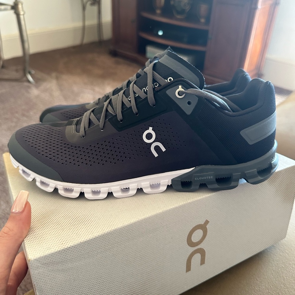 MENS ON CLOUD SNEAKERS BRAND NEW